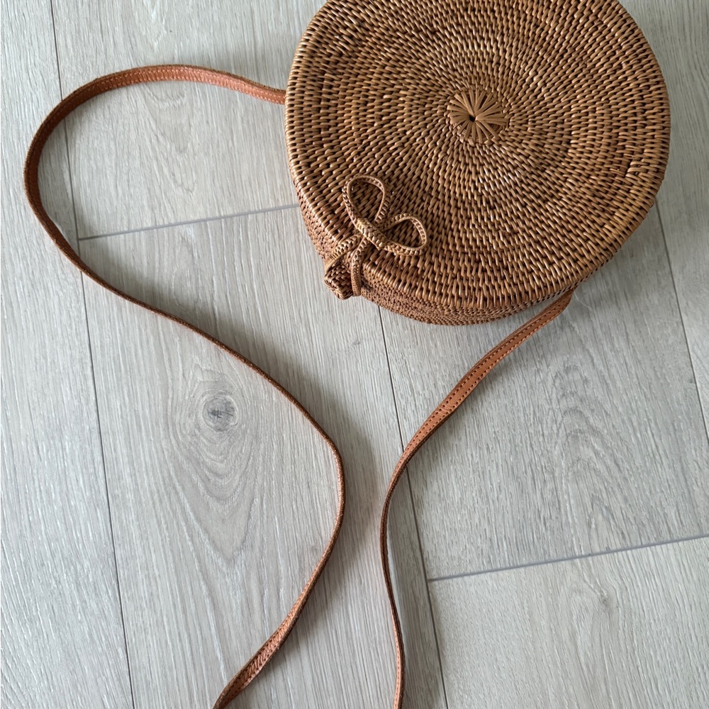 Ellen & James - Round Woven Rattan Tan Crossbody Bag